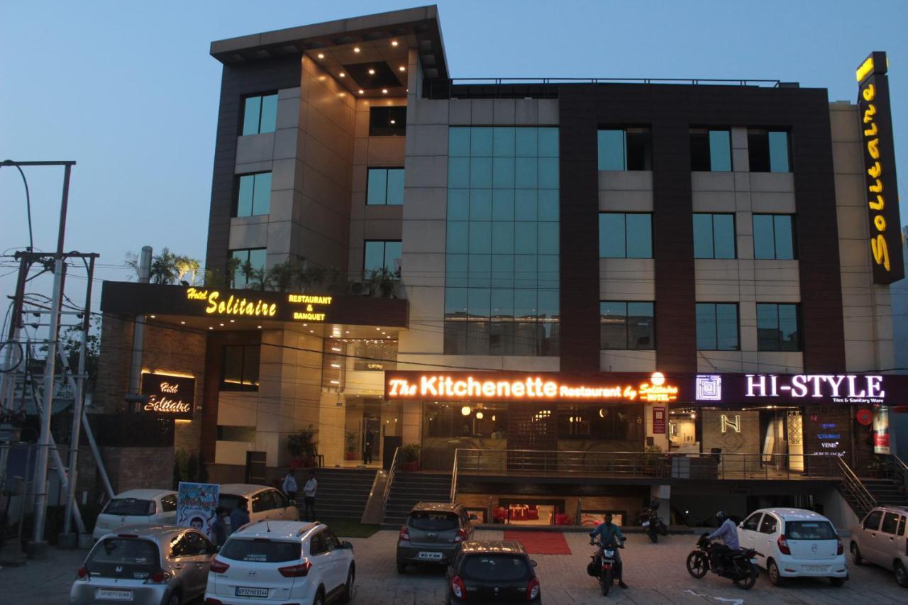 Hotel Solitaire Chinhat Esterno foto